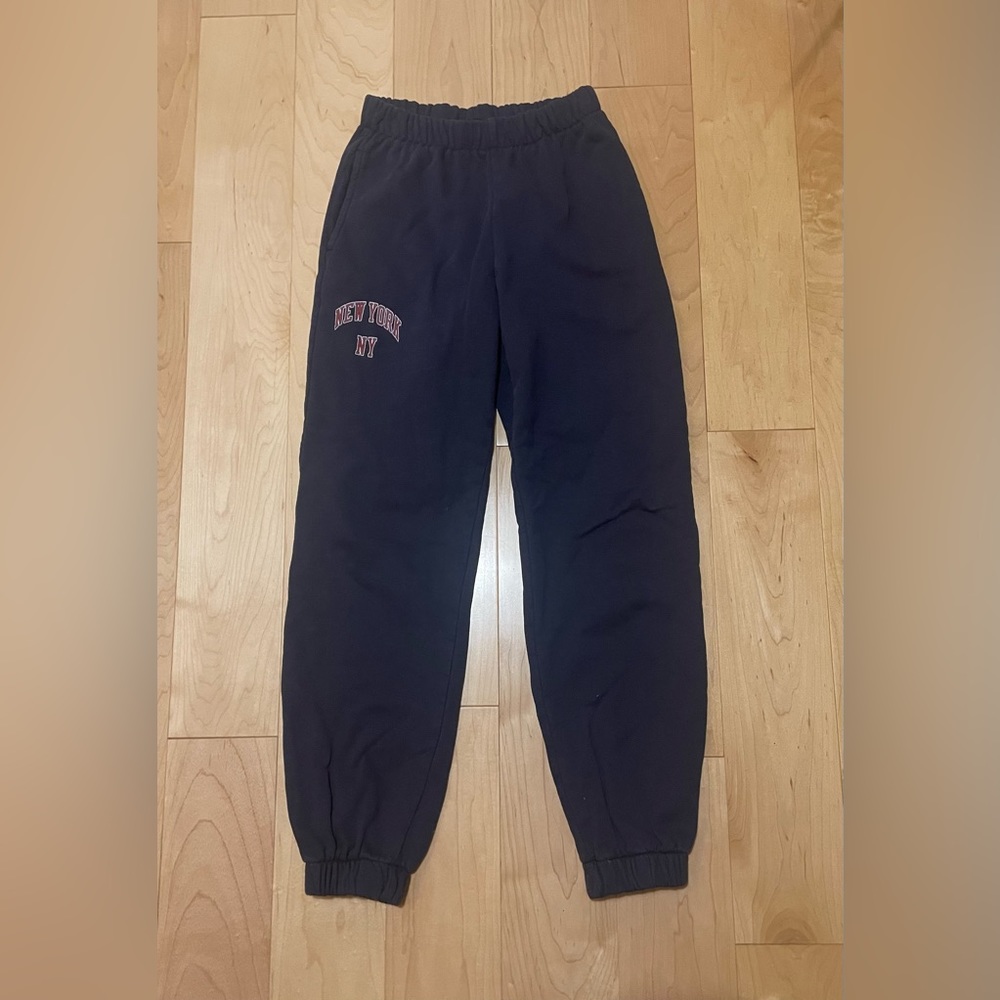 brandy melville navy new york rosa sweatpants